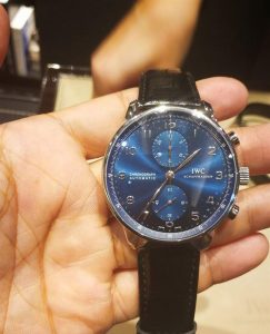 Fake IWC watches with blue dials are classical and outstanding.