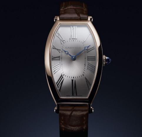 The Cartier has reinterpreted the essence of the original Tonneau that released in 1906.