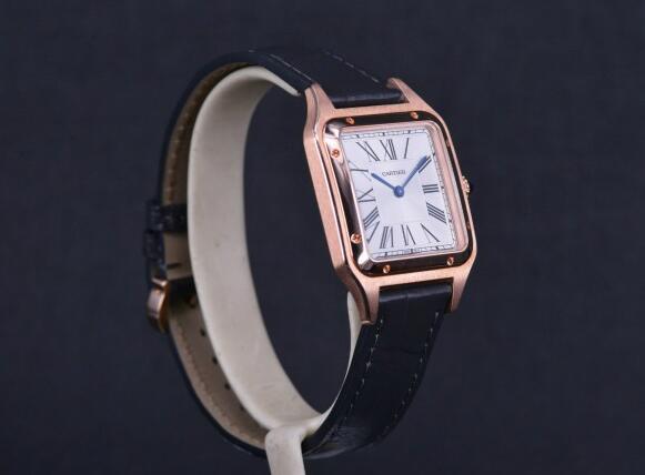 The rose gold case and black leather strap make this Cartier very suitable for formal occasion.