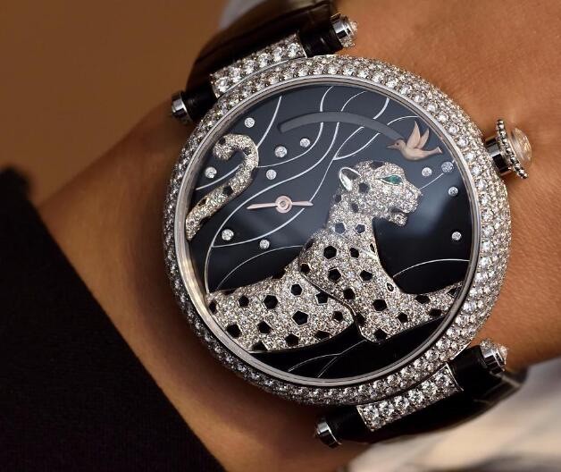The timepiece embodies the unique aesthetics.