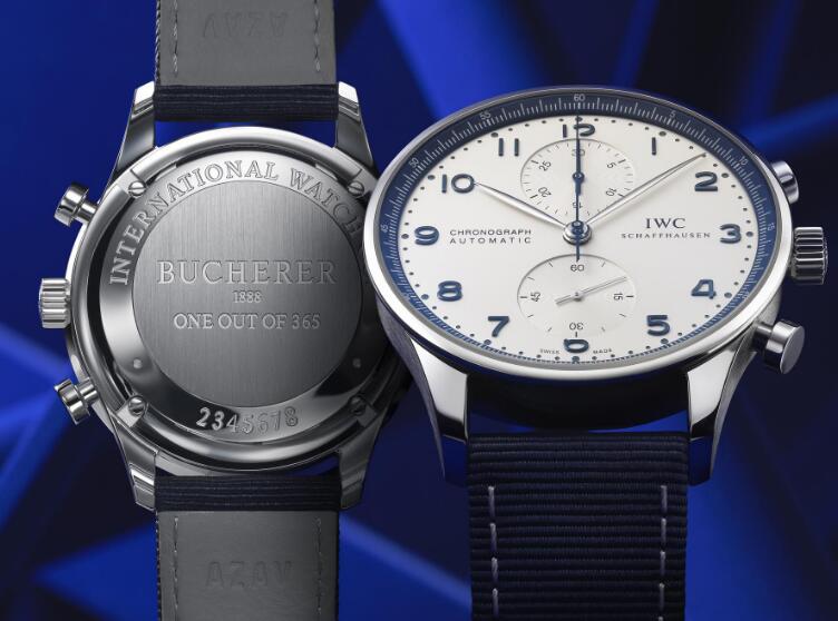 The blue Arabic numerals hour markers ensure the ultra legibility.