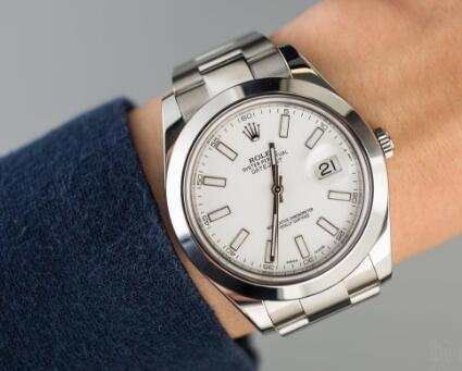 Rolex Datejust is suitable for formal occasion and causal occasion.